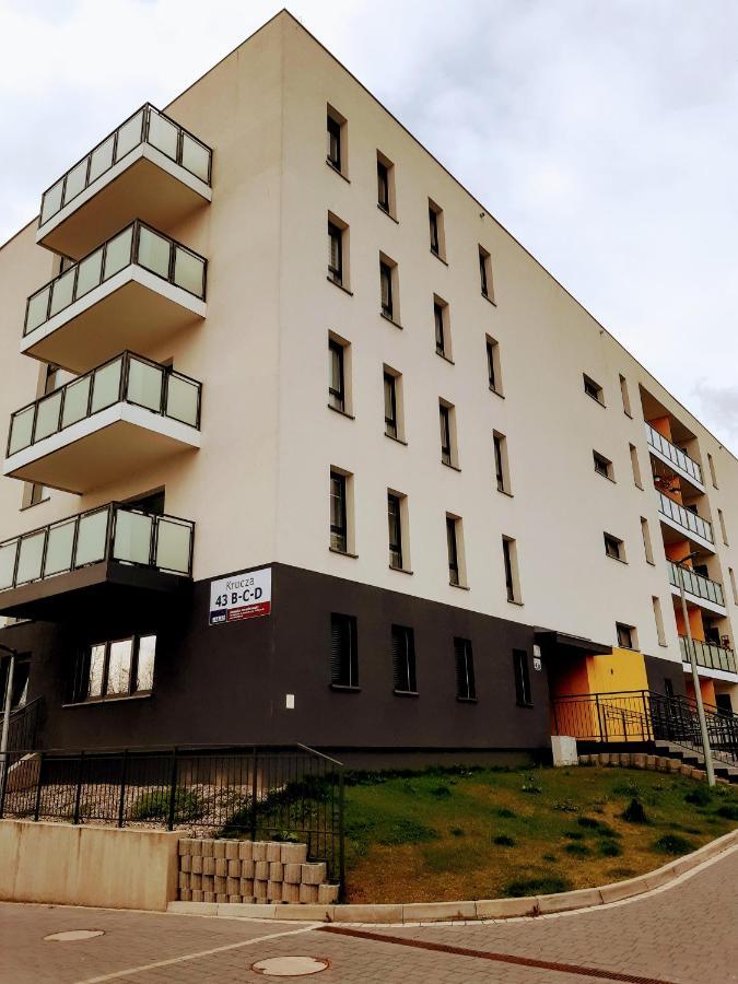 Apartament Na Kruczej Lubiń エクステリア 写真