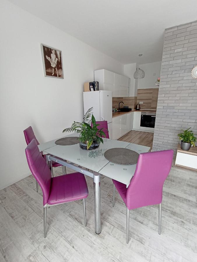 Apartament Na Kruczej Lubiń エクステリア 写真